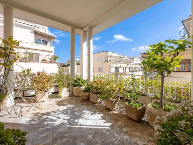 Appartamento in vendita a Roma RM