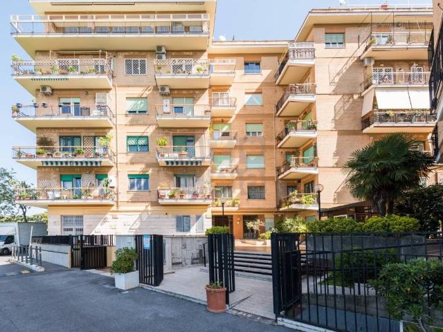 Appartamento in vendita a Roma RM