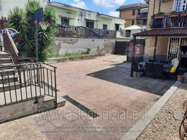 Appartamento in vendita a Roma RM
