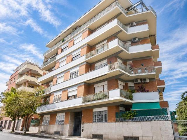 Appartamento in vendita a Roma RM