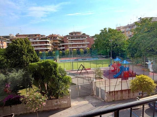 Appartamento in vendita a Roma RM