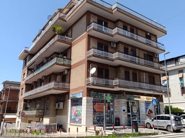 Appartamento in vendita a Roma RM