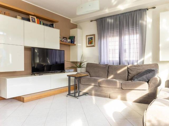 Appartamento in vendita a Roma RM