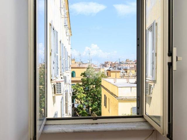 Appartamento in vendita a Roma RM