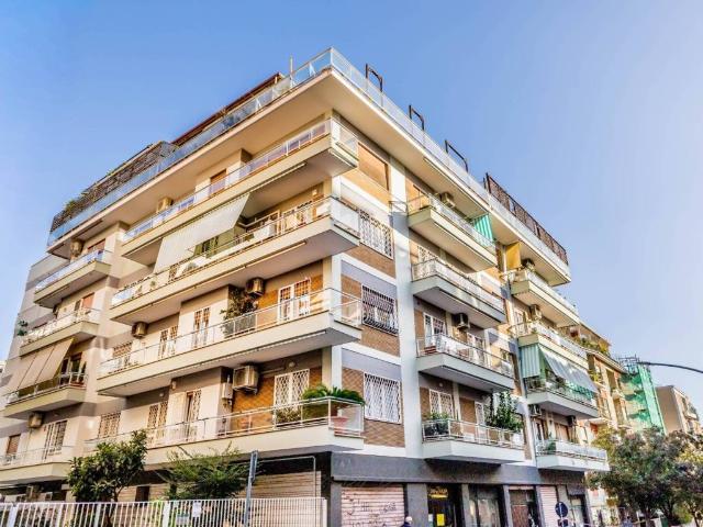 Appartamento in vendita a Roma RM