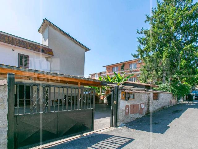 Appartamento in vendita a Roma RM