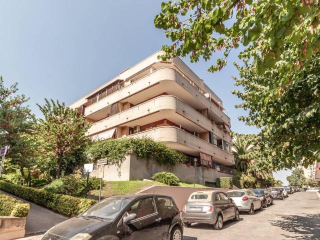 Appartamento in vendita a Roma RM
