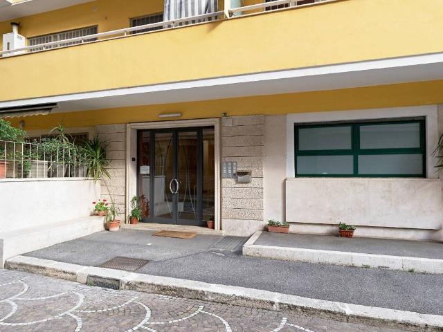 Appartamento in vendita a Roma RM