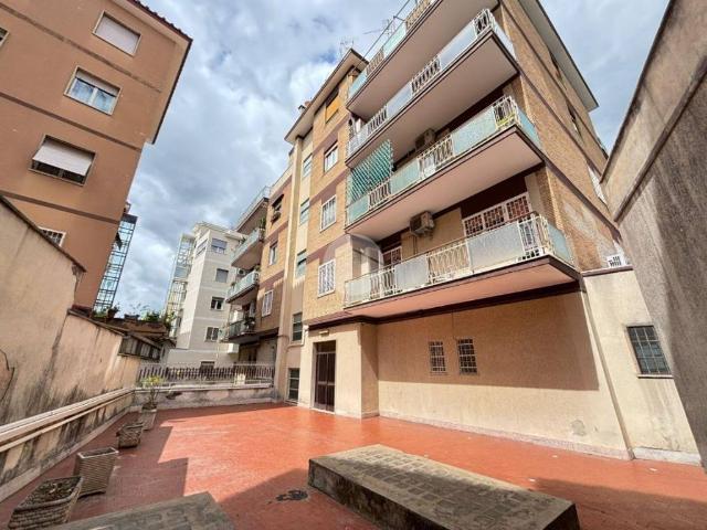 Appartamento in vendita a Roma RM