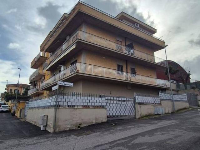 Appartamento in vendita a Roma RM