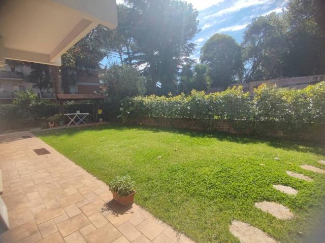 Appartamento in vendita a Roma RM
