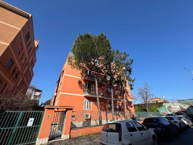Appartamento in vendita a Roma RM
