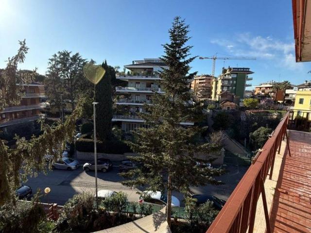 Appartamento in vendita a Roma RM