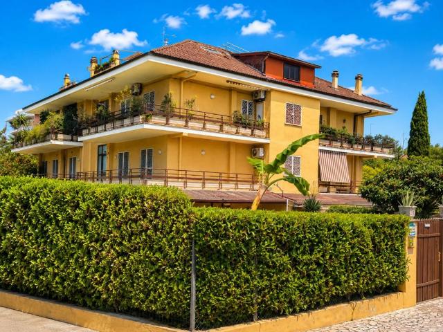 Appartamento in vendita a Roma RM
