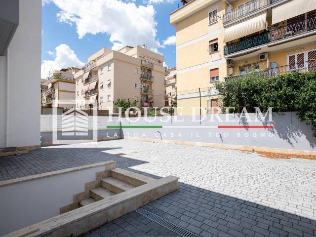 Appartamento in vendita a Roma RM