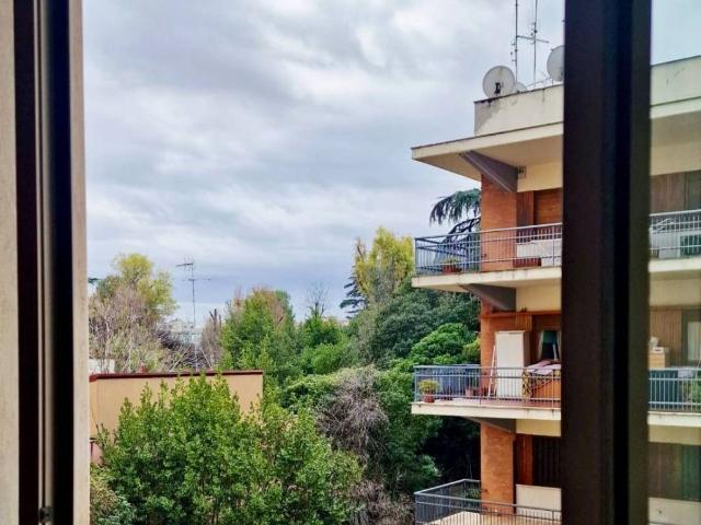 Appartamento in vendita a Roma RM