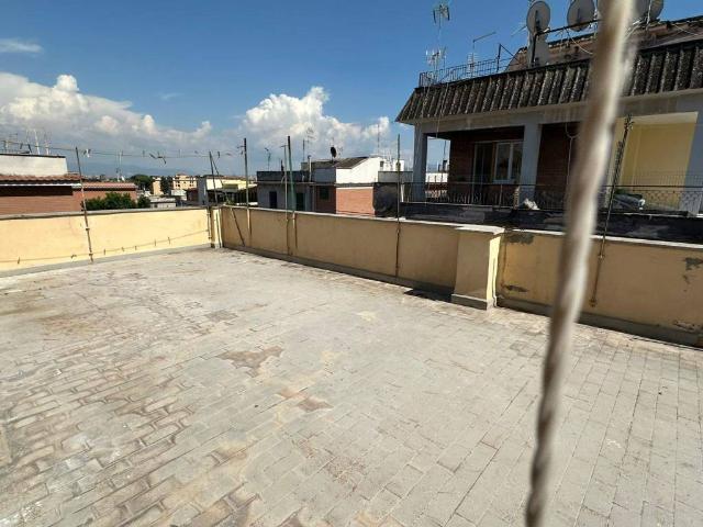 Appartamento in vendita a Roma RM