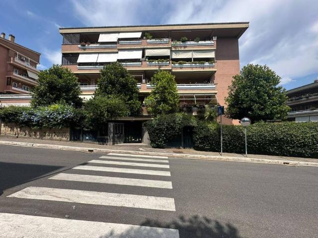 Appartamento in vendita a Roma RM