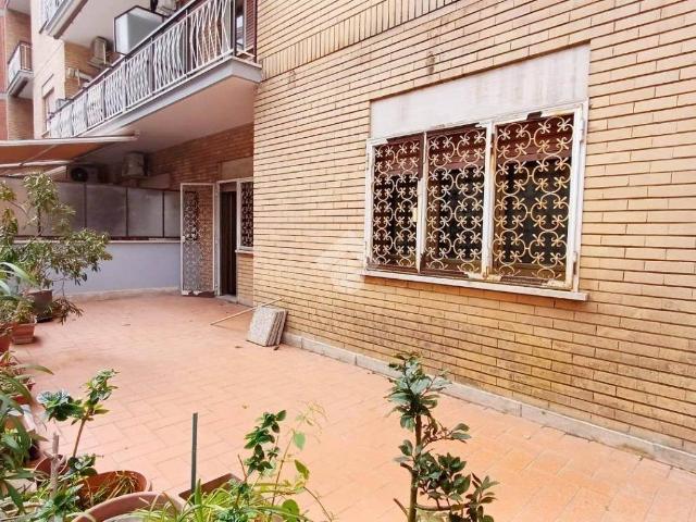 Appartamento in vendita a Roma RM