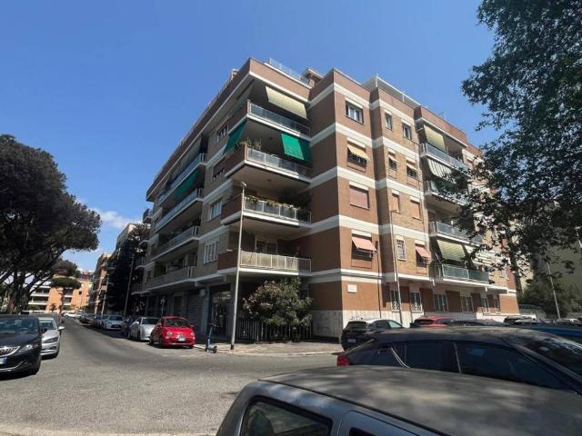 Appartamento in vendita a Roma RM