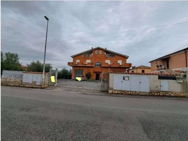 Appartamento in vendita a Roma RM