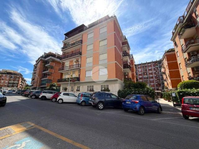 Appartamento in vendita a Roma RM