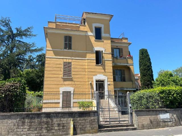 Appartamento in vendita a Roma RM
