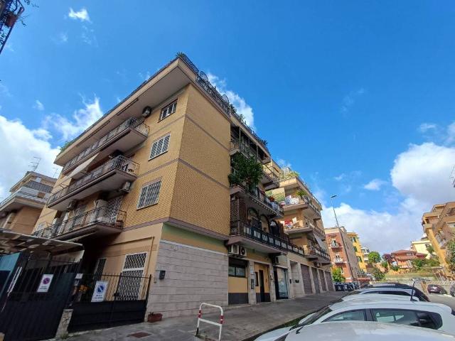 Appartamento in vendita a Roma RM