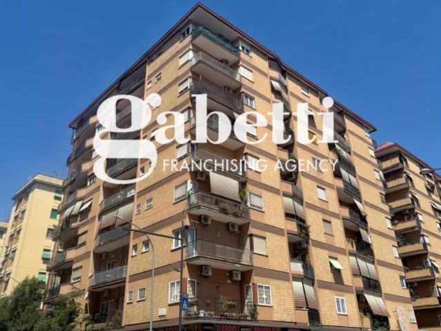 Appartamento in vendita a Roma RM