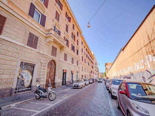 Appartamento in vendita a Roma RM
