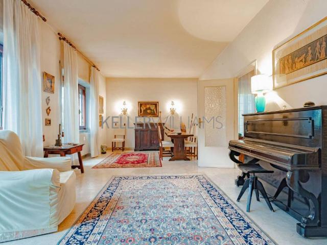 Appartamento in vendita a Roma RM
