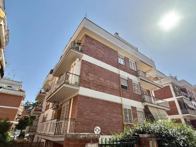 Appartamento in vendita a Roma RM