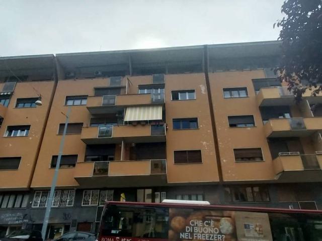Appartamento in vendita a Roma RM