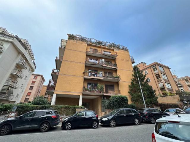 Appartamento in vendita a Roma RM
