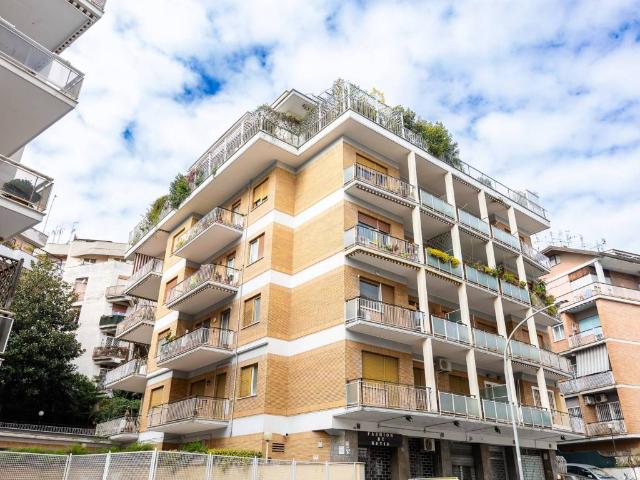 Appartamento in vendita a Roma RM