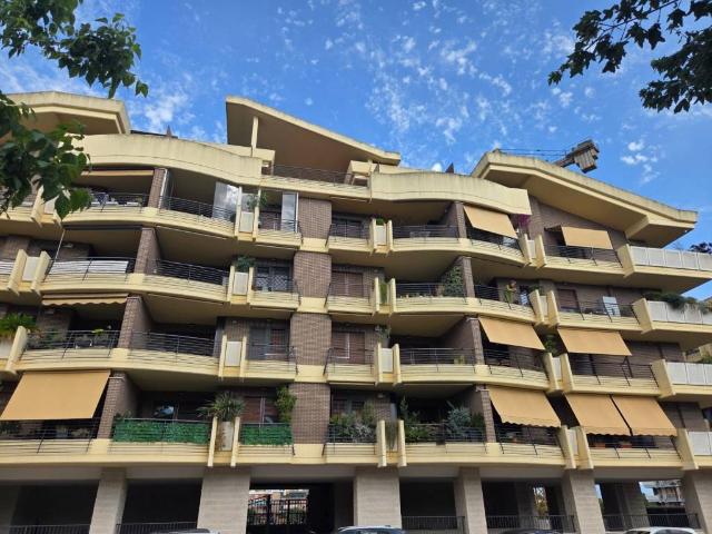 Appartamento in vendita a Roma RM