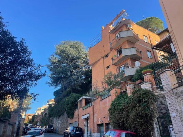 Appartamento in vendita a Roma RM