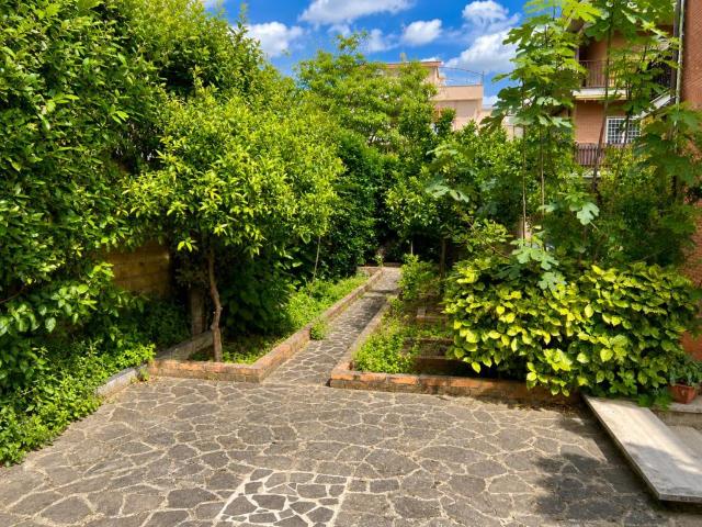 Appartamento in vendita a Roma RM