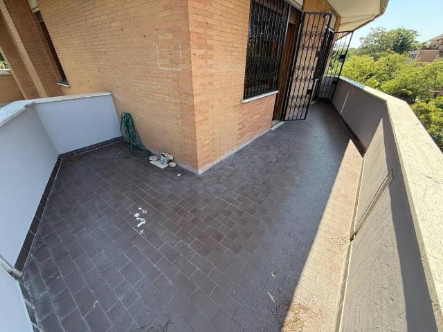 Appartamento in vendita a Roma RM