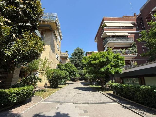 Appartamento in vendita a Roma RM