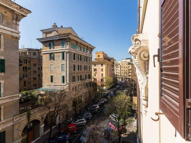 Appartamento in vendita a Roma RM