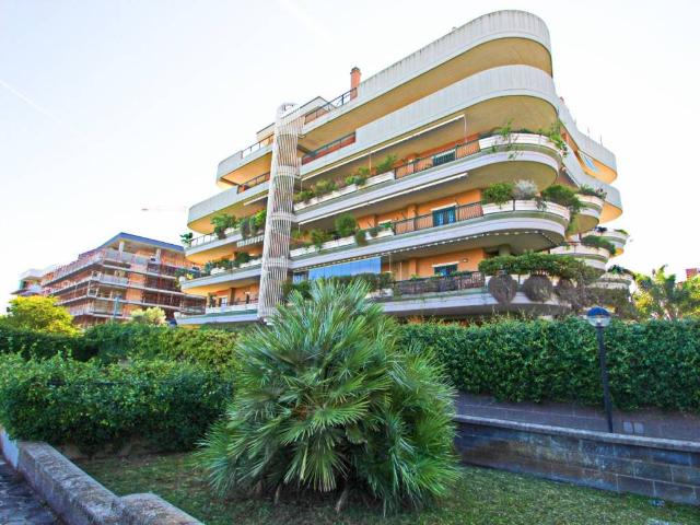 Appartamento in vendita a Roma RM