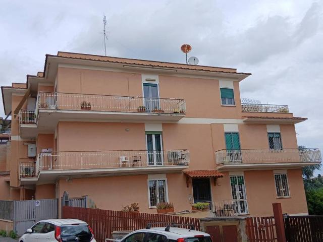 Appartamento in vendita a Roma RM