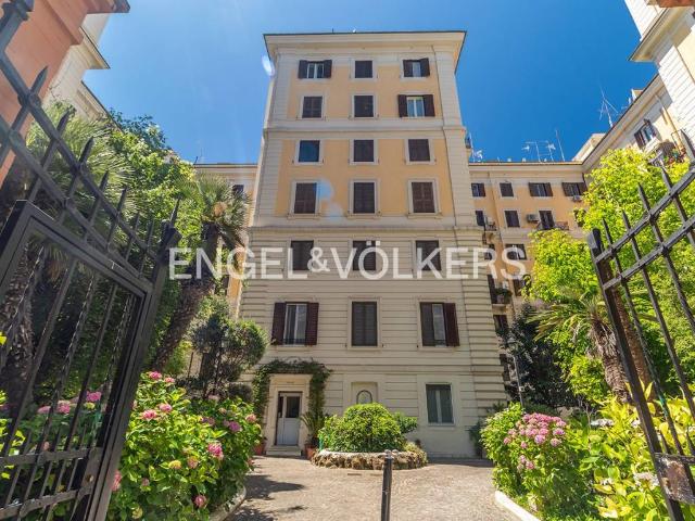 Appartamento in vendita a Roma RM