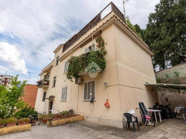 Appartamento in vendita a Roma RM
