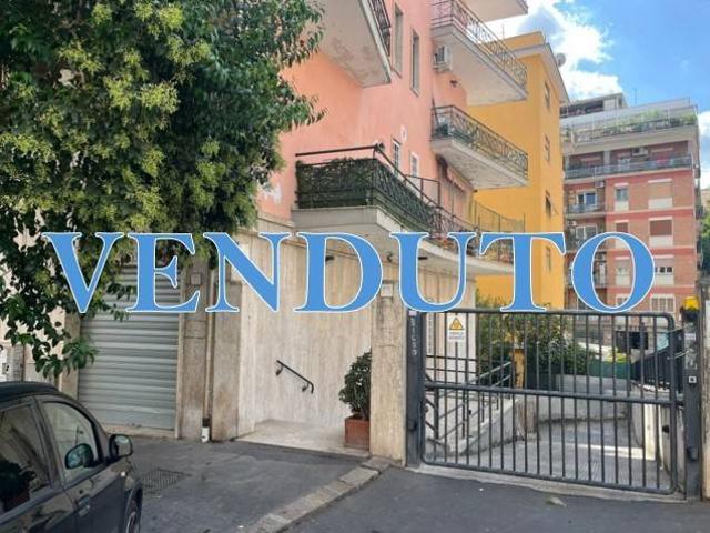 Appartamento in vendita a Roma RM