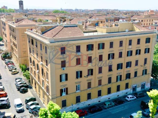 Appartamento in vendita a Roma RM