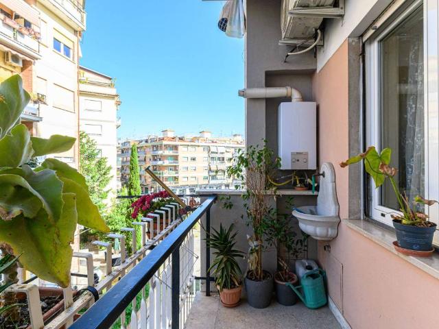 Appartamento in vendita a Roma RM
