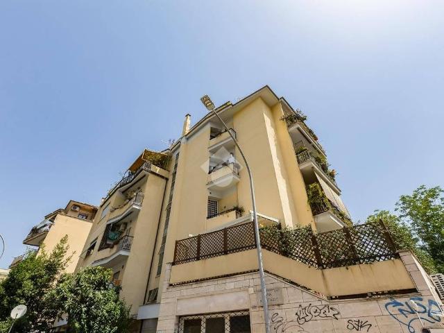 Appartamento in vendita a Roma RM