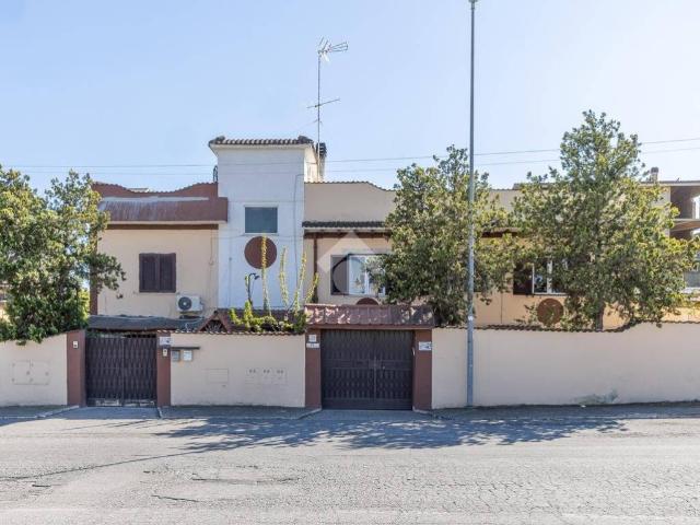 Appartamento in vendita a Roma RM